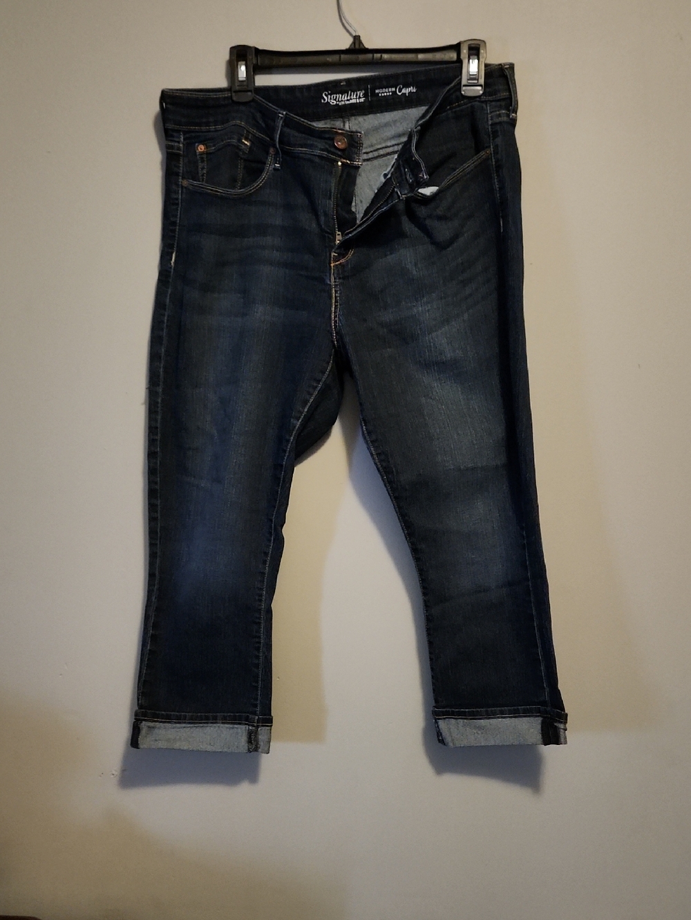 Levi's Dark Blue Cropped Women's Jeans